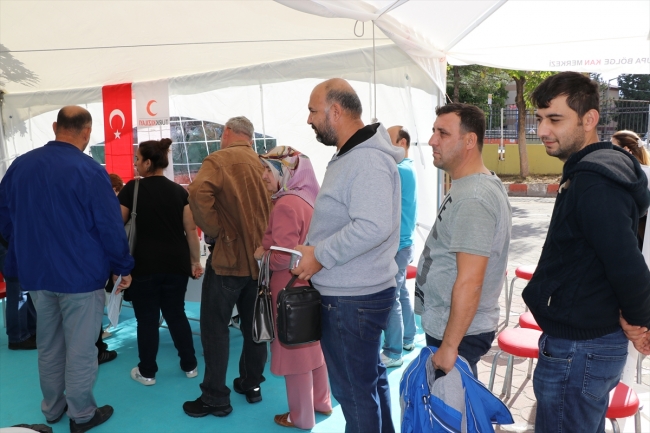 Edirne'de öğrenciler kan bağışı toplamak için yarıştı